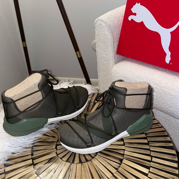 Puma 🐅 Olive Women’s Lace Up Nylon Workout Modern Training Shoe Sneakers - Picture 1 of 5